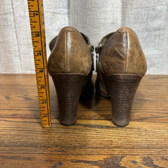 Anthro Seychelles Cognac Brown Distressed Leather Bootie w/Brass Buttons Size 9 - Picture 9 of 10